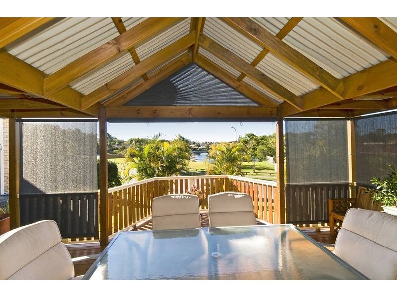 18 Murtha Drive, Elanora QLD 4221