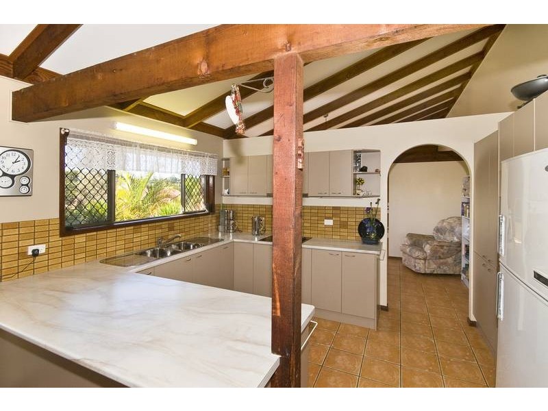 18 Murtha Drive, Elanora QLD 4221