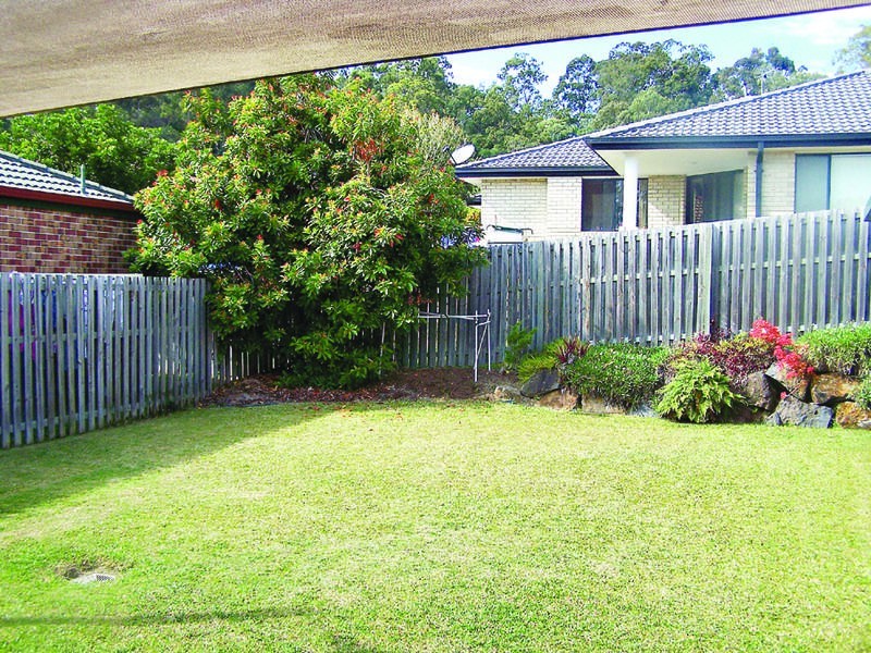 8 Tipuana Drive, Elanora QLD 4221