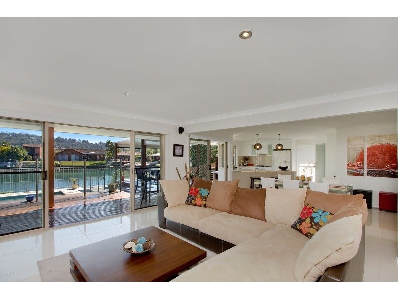 38 Bradshaw Drive, Currumbin Waters QLD 4223