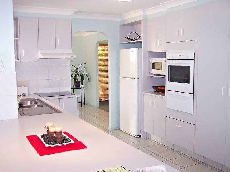 11 Damson Place, Elanora QLD 4221