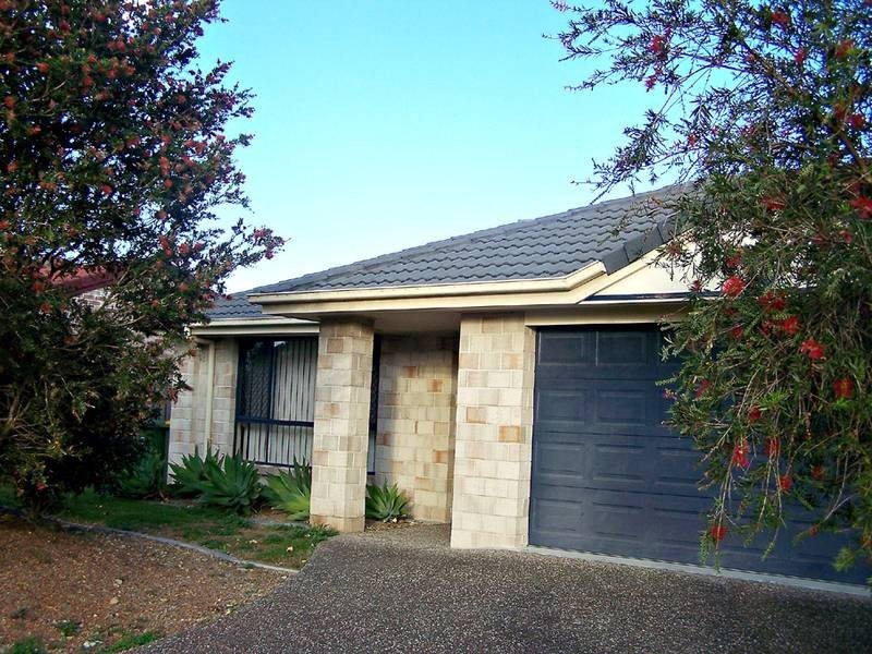 8 Tussock Crescent, Elanora QLD 4221