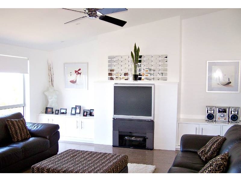 22 Doubleview Drive, Elanora QLD 4221