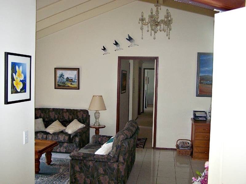 2 Larentia Street, Currumbin Waters QLD 4223