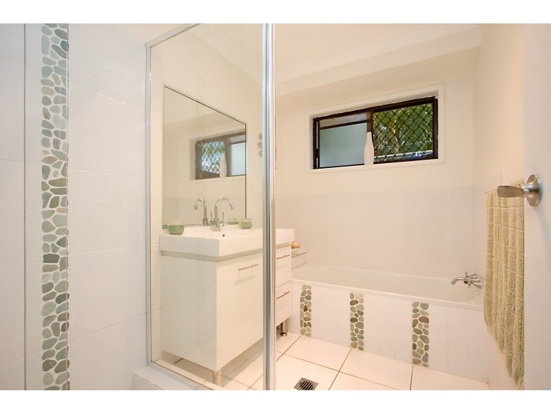 33 Boundary Street, Currumbin Waters QLD 4223