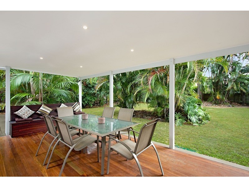 33 Boundary Street, Currumbin Waters QLD 4223