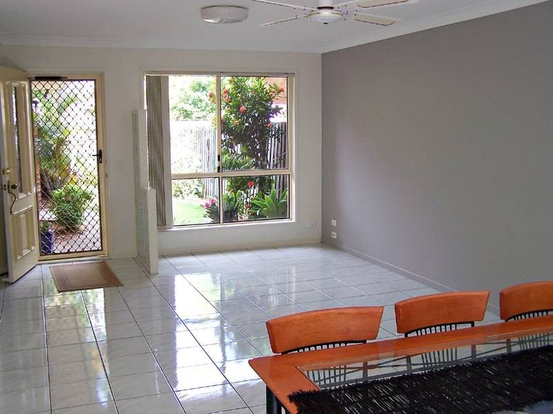 3/10 Cupania Place, Elanora QLD 4221