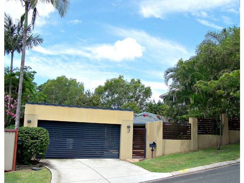 4 Radiata Court, Elanora QLD 4221