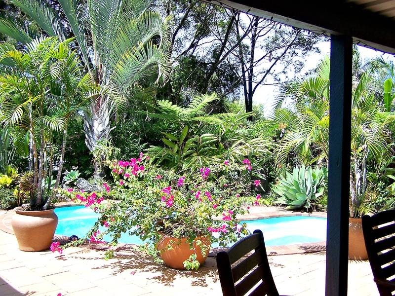 4 Radiata Court, Elanora QLD 4221