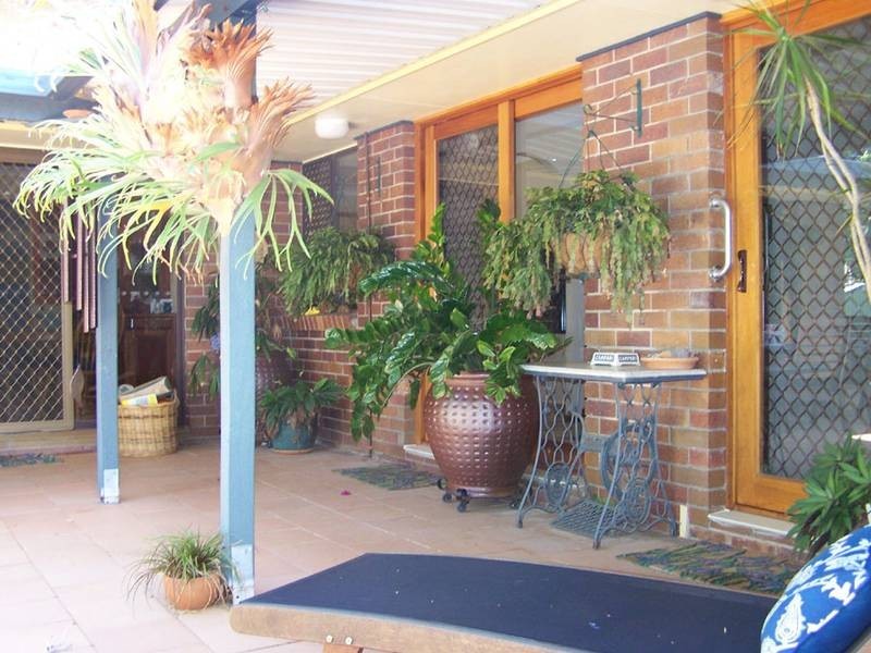 4 Radiata Court, Elanora QLD 4221