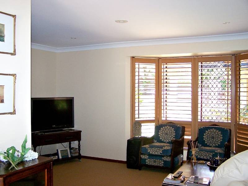 4 Radiata Court, Elanora QLD 4221