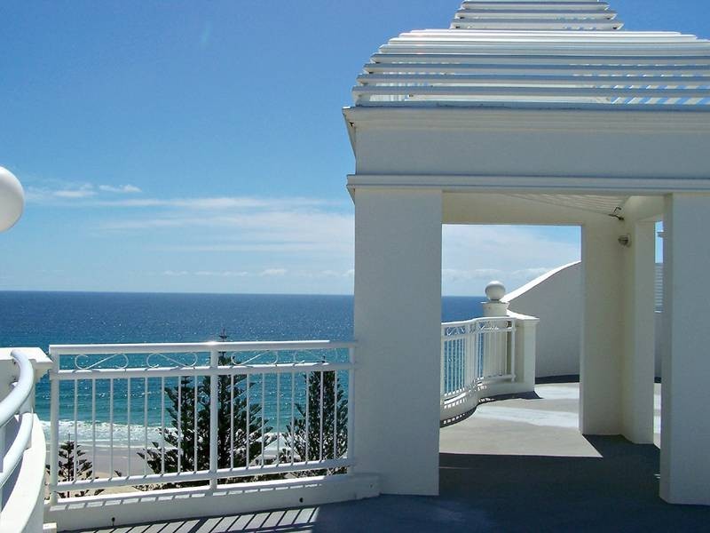 103/220 The Esplanade, Burleigh Heads QLD 4220