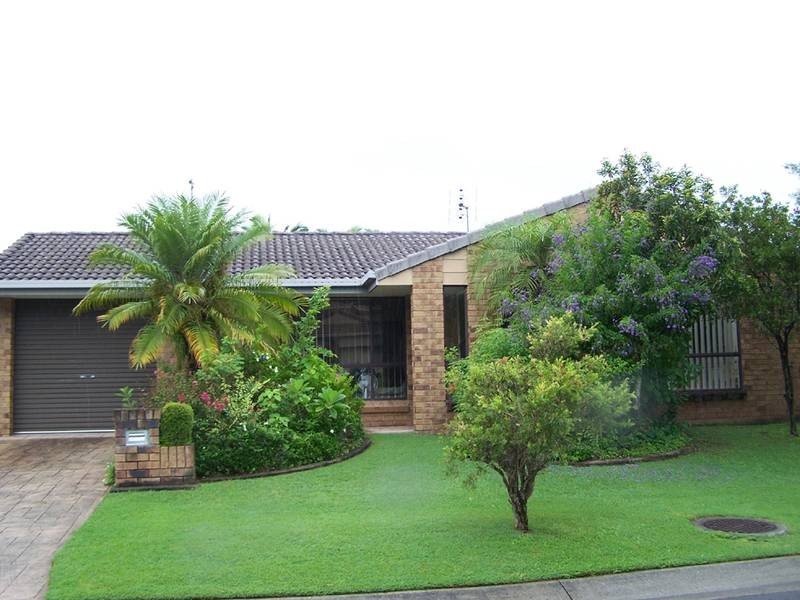 8 Cosmos Court, Elanora QLD 4221
