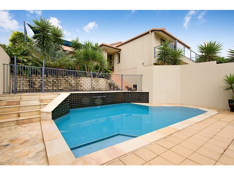 18 Tipuana Drive, Elanora QLD 4221