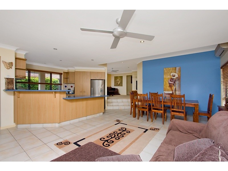 18 Tipuana Drive, Elanora QLD 4221