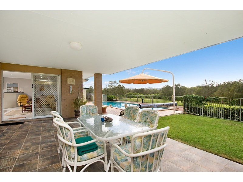 17 Tussock Crescent, Elanora QLD 4221