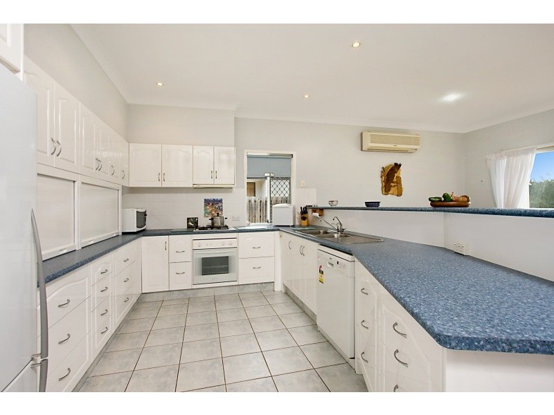 17 Tussock Crescent, Elanora QLD 4221