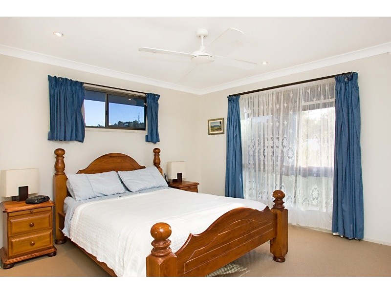 7 Dongara Close, Elanora QLD 4221