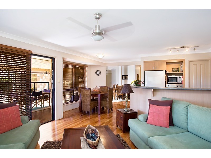 21 Tipuana Drive, Elanora QLD 4221