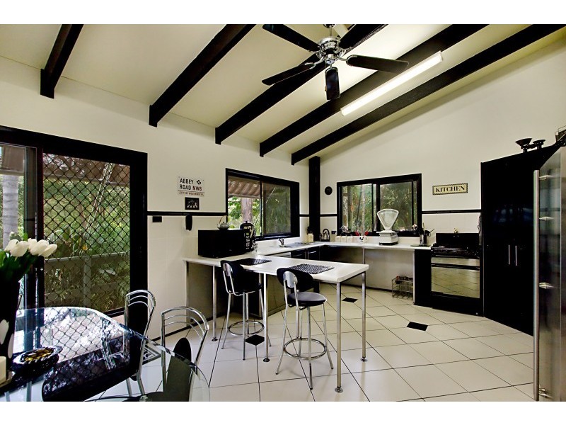8 Flaminia Street, Currumbin Waters QLD 4223