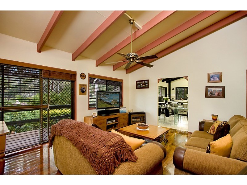 8 Flaminia Street, Currumbin Waters QLD 4223