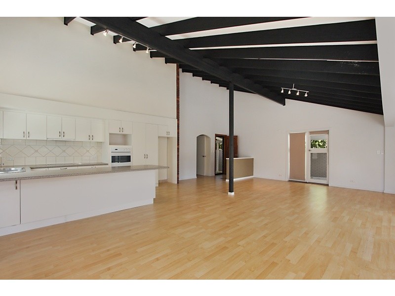 35 Kurrajong Court, Palm Beach QLD 4221