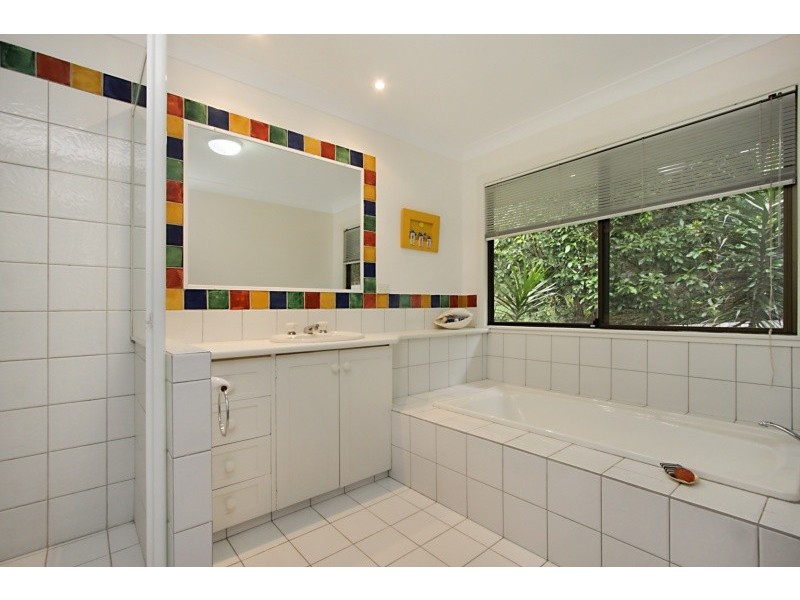 10 Hovea Court, Elanora QLD 4221