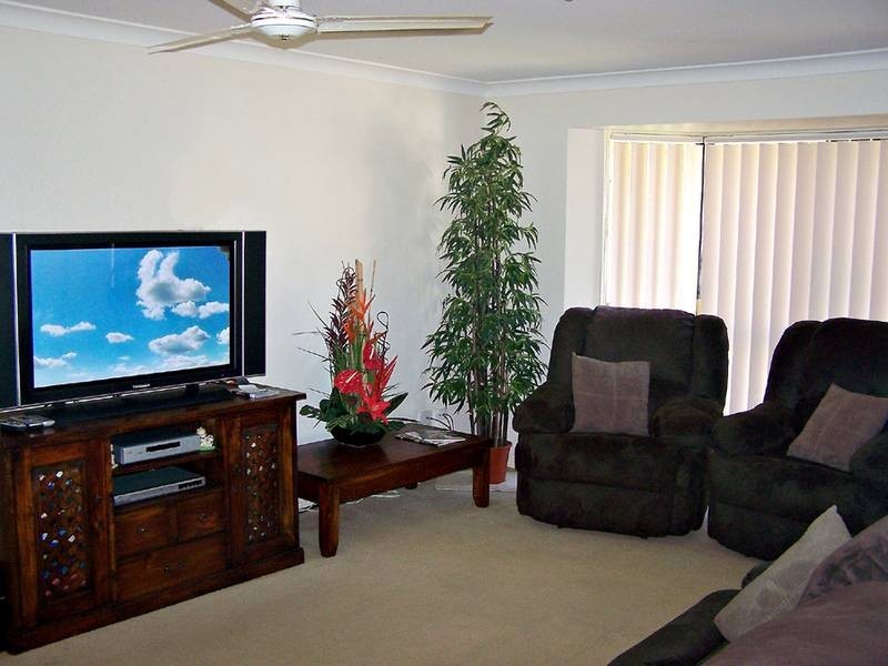1 Leopard Avenue, Elanora QLD 4221