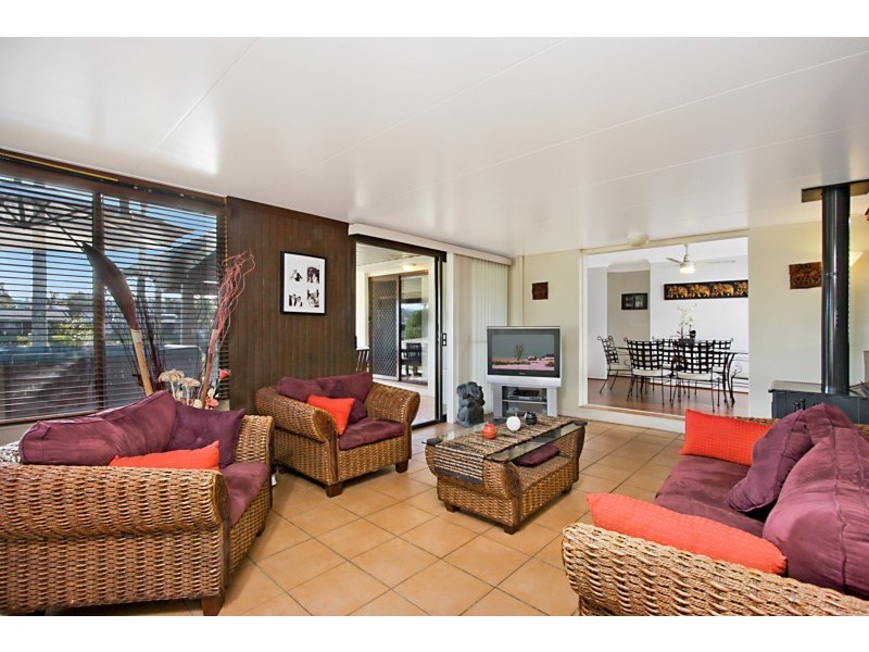 127 Currumbin Creek Road, Currumbin Waters QLD 4223