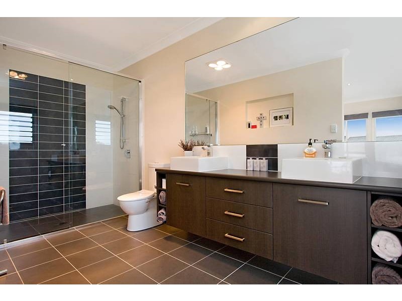 7 Hovea Court, Elanora QLD 4221