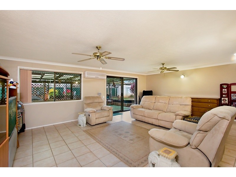 75 KP McGrath Drive, Elanora QLD 4221