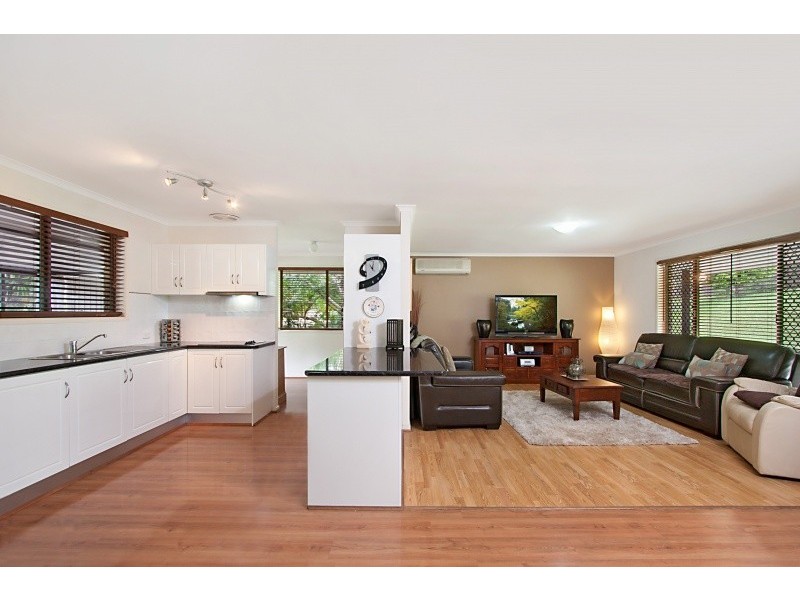 4 Coorabin Court, Tallebudgera QLD 4228