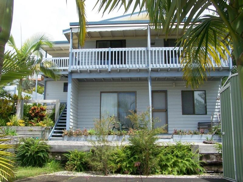 4 Hovea Court, Elanora QLD 4221