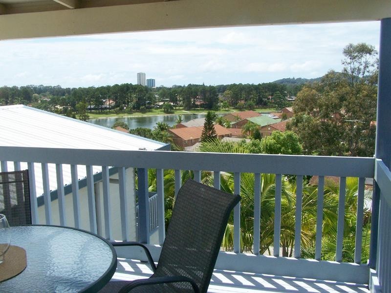 4 Hovea Court, Elanora QLD 4221