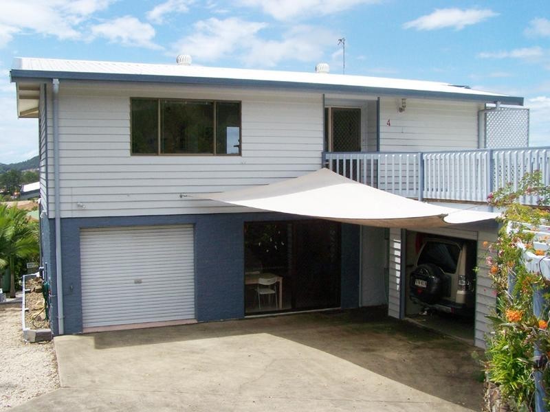 4 Hovea Court, Elanora QLD 4221