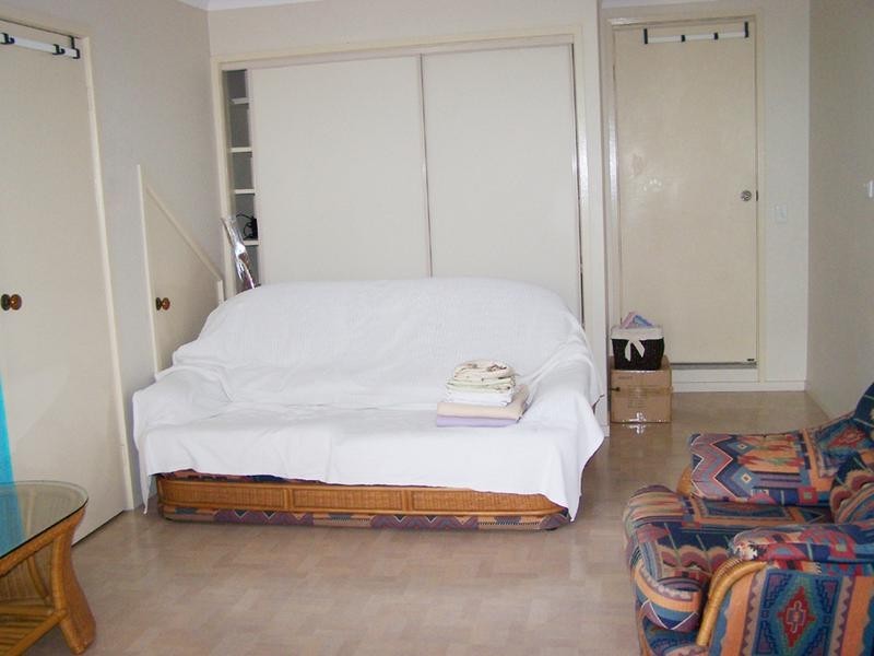 4 Hovea Court, Elanora QLD 4221