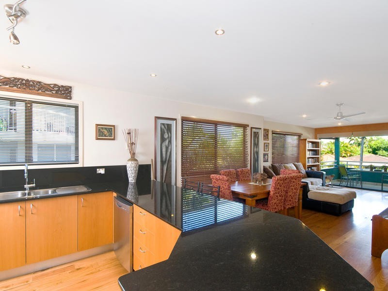 2/61 Leyte Avenue, Palm Beach QLD 4221