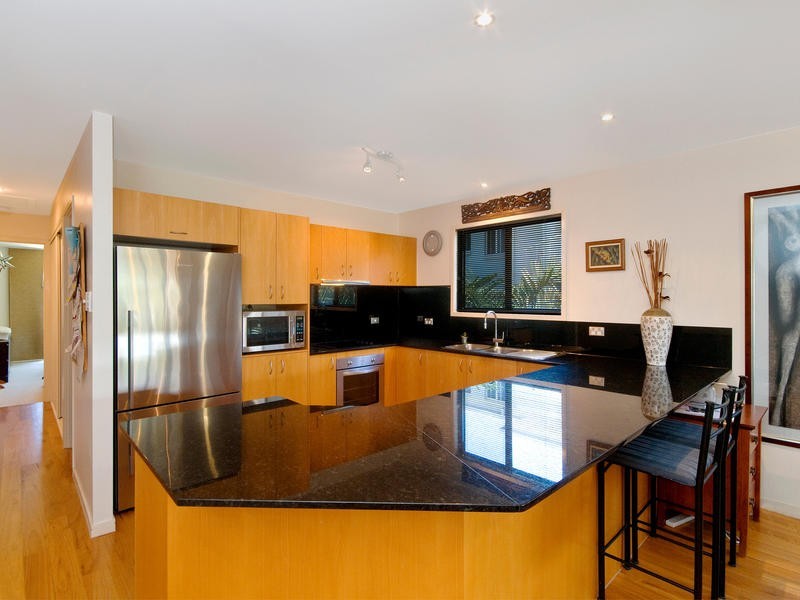 2/61 Leyte Avenue, Palm Beach QLD 4221