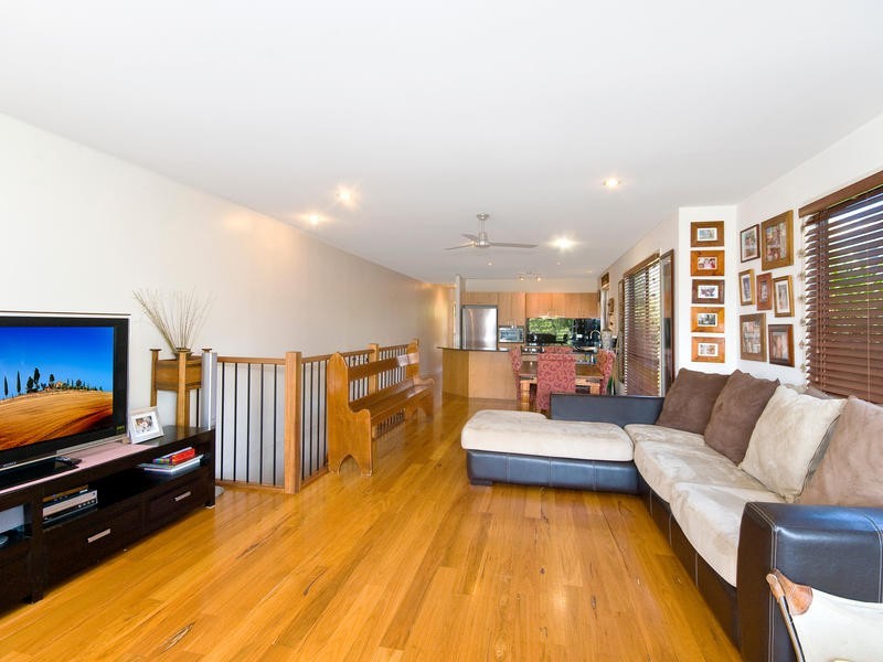 2/61 Leyte Avenue, Palm Beach QLD 4221