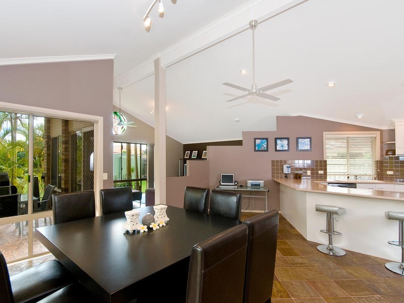 10 Blackbean Court, Elanora QLD 4221