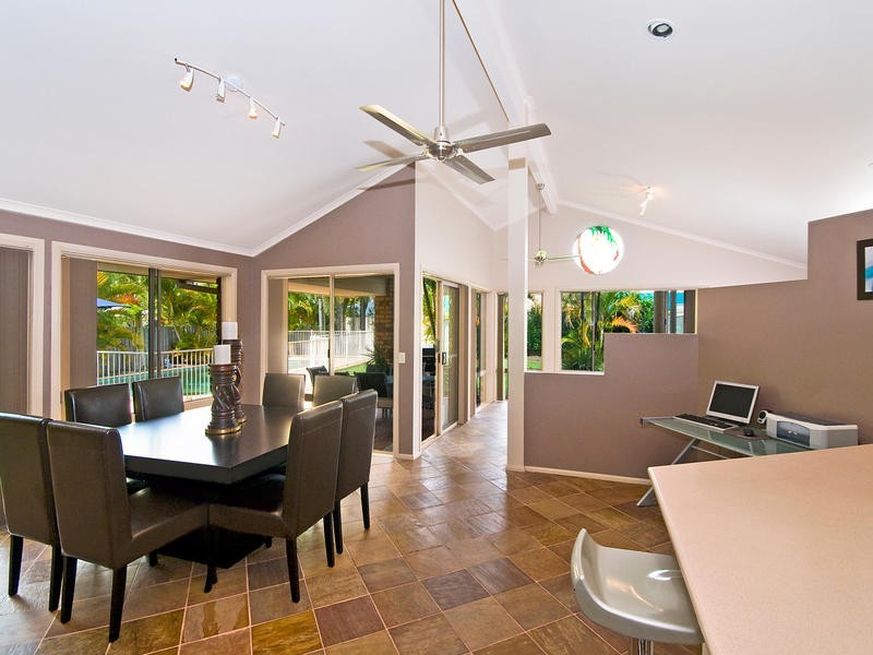 10 Blackbean Court, Elanora QLD 4221