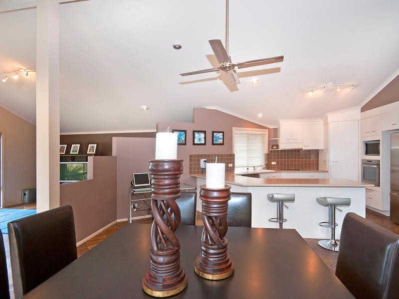 10 Blackbean Court, Elanora QLD 4221