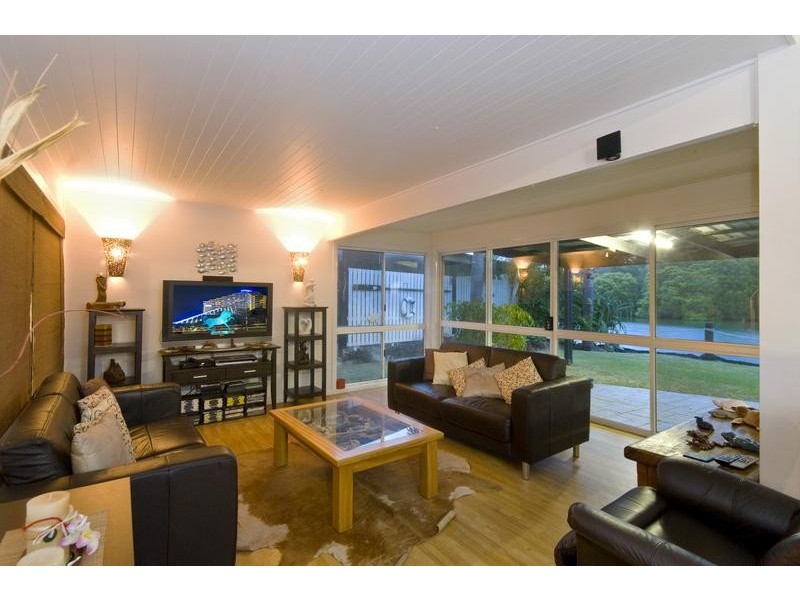 31 Chown Avenue, Currumbin Waters QLD 4223