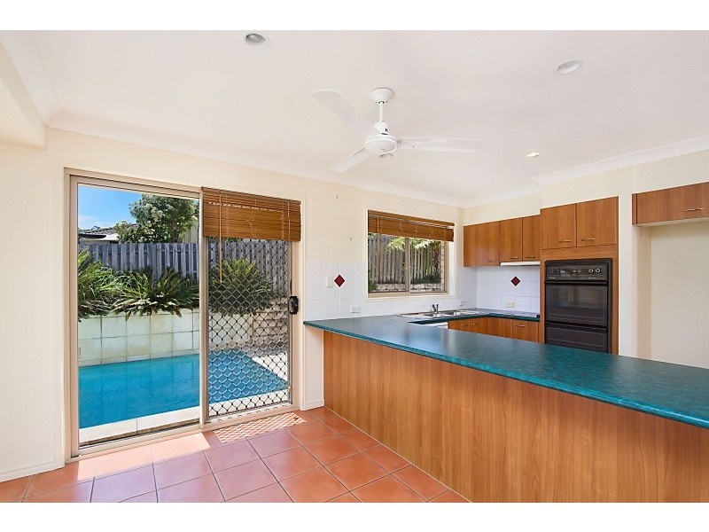 6 Bidwill Court, Elanora QLD 4221