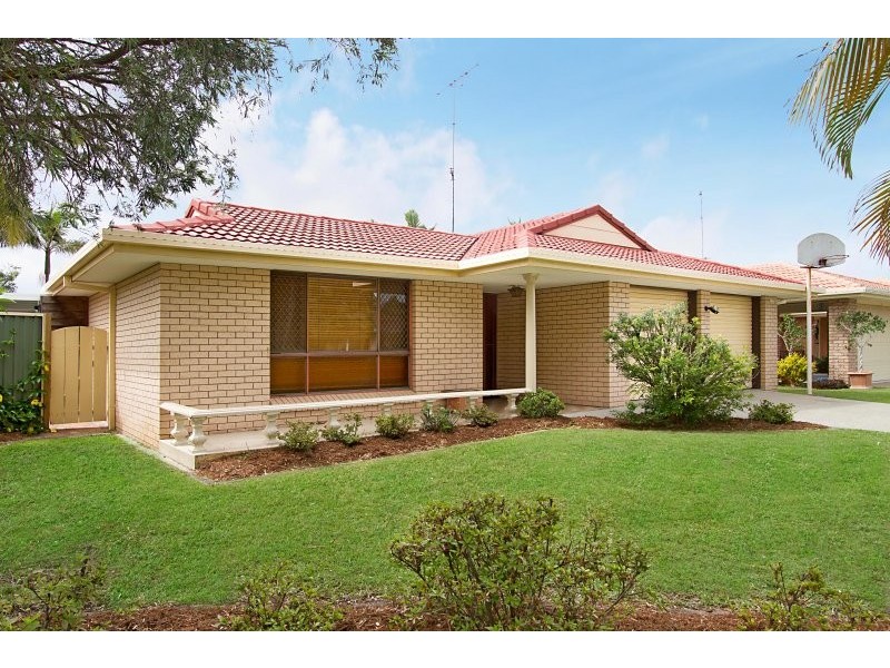 8 Sequoia Close, Elanora QLD 4221