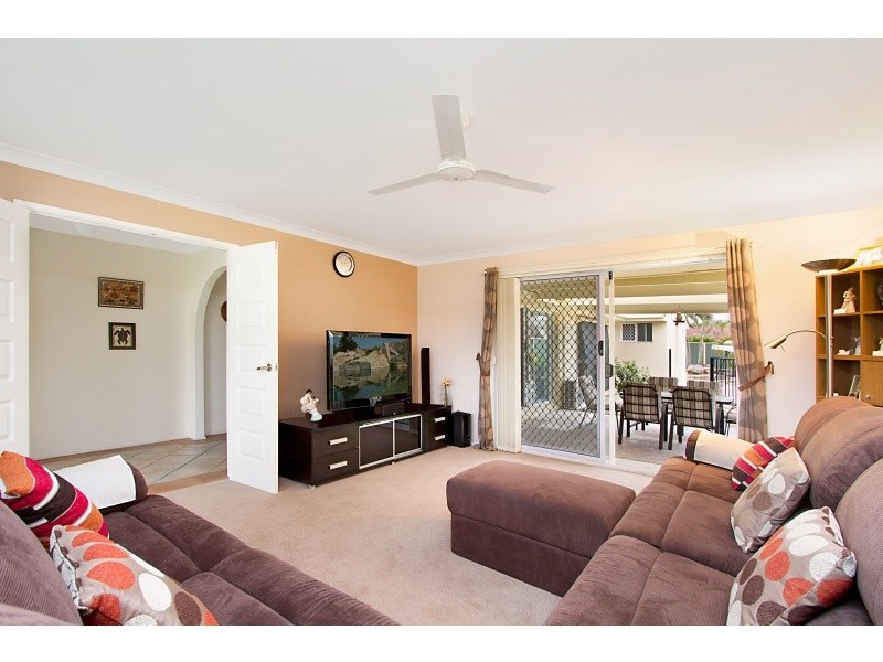 19 Pinon Close, Elanora QLD 4221