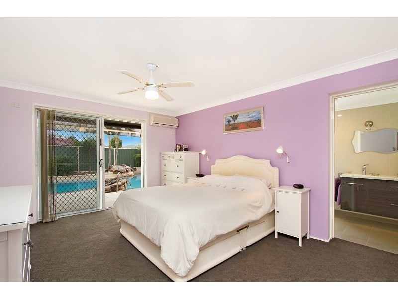 19 Pinon Close, Elanora QLD 4221