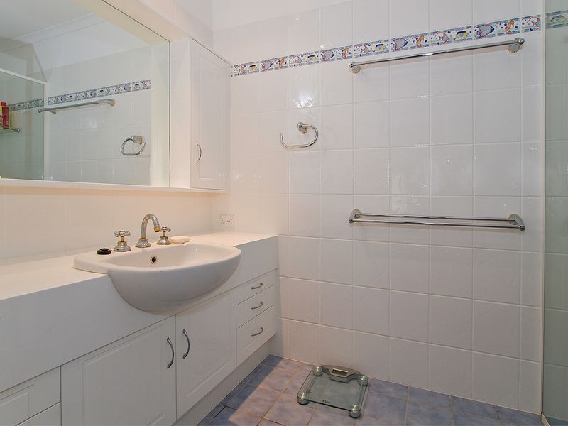 16B Waterdown Drive, Elanora QLD 4221