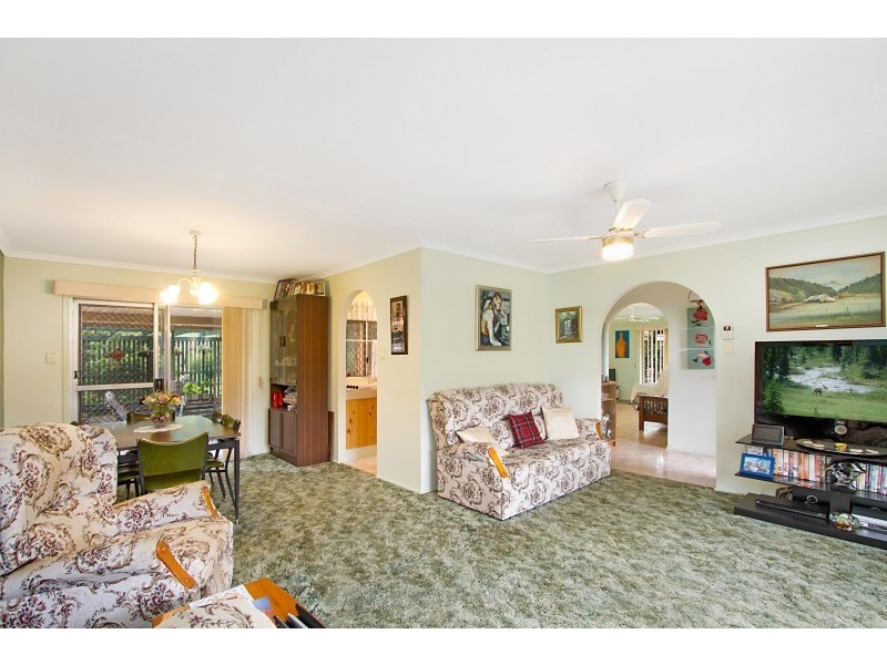 13 Burdock Street, Elanora QLD 4221