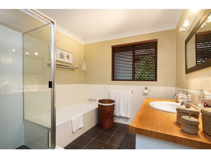 2 Swanbourne Way, Elanora QLD 4221